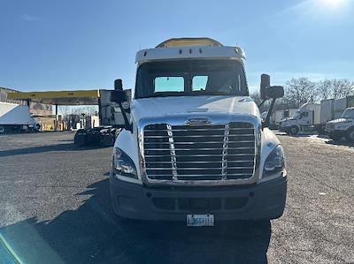 Used 2018 Freightliner Cascadia - photo 1