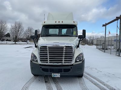 Used 2018 Freightliner Cascadia Detroit DD13 Semi Truck for sale #303392 - photo 2