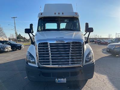 Used 2018 Freightliner Cascadia Detroit DD13 Semi Truck for sale #303394 - photo 2