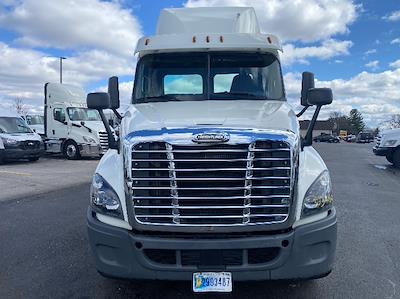 Used 2018 Freightliner Cascadia Detroit DD13 Semi Truck for sale #303404 - photo 2