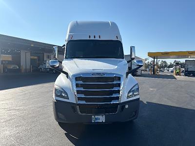 Used 2020 Freightliner Cascadia Detroit DD15AT Semi Truck with Sleeper Cab for sale #303443 - photo 2