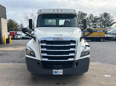 Used 2020 Freightliner Cascadia - photo 1
