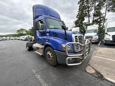 Used 2020 Freightliner Cascadia Detroit DD13 Semi Truck for sale #304238 - photo 1