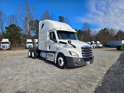 Used 2020 Freightliner Cascadia Detroit DD15AT Semi Truck with Sleeper Cab for sale #304476 - photo 1