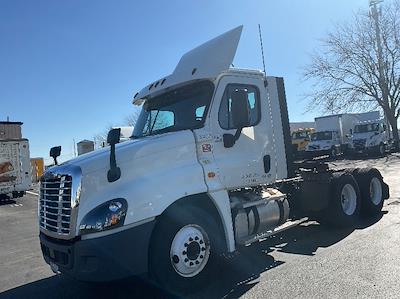 Used 2018 Freightliner Cascadia Detroit DD13 Semi Truck for sale #304579 - photo 1