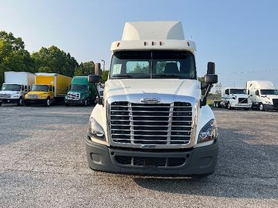 Used 2018 Freightliner Cascadia Detroit DD13 Semi Truck for sale #304581 - photo 2