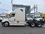 Used 2020 Freightliner Cascadia Detroit DD15AT Semi Truck with Sleeper Cab for sale #304765 - photo 4