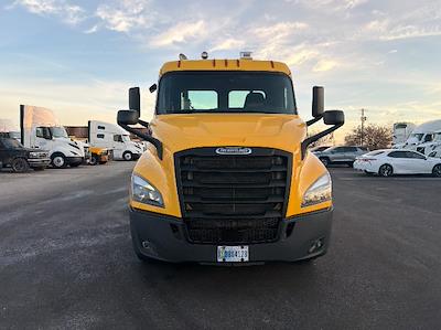 Used 2020 Freightliner Cascadia Detroit DD13 Semi Truck for sale #304797 - photo 2