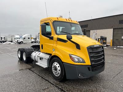 Used 2020 Freightliner Cascadia - photo 1