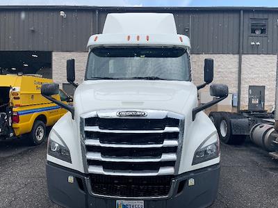 Used 2020 Freightliner Cascadia Detroit DD13 Semi Truck for sale #305189 - photo 2