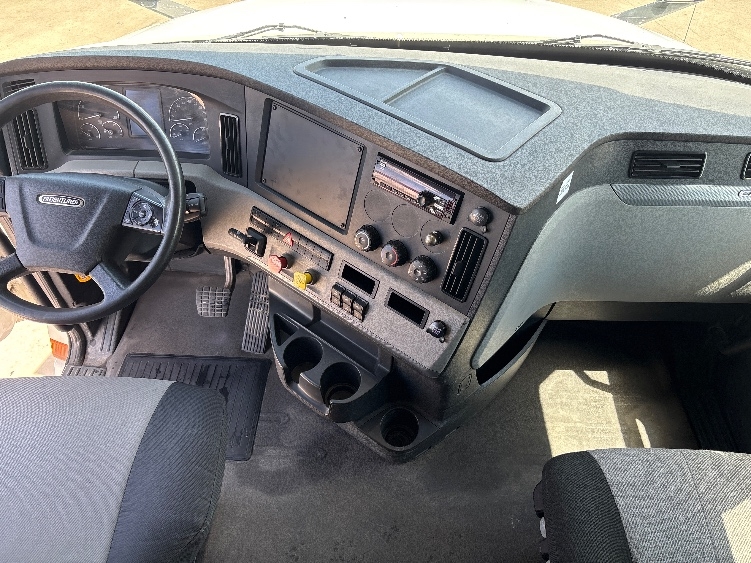Used 2020 Freightliner Cascadia - photo 14