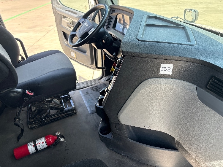 Used 2020 Freightliner Cascadia - photo 17