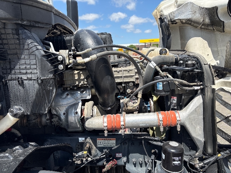 Used 2020 Freightliner Cascadia - photo 22
