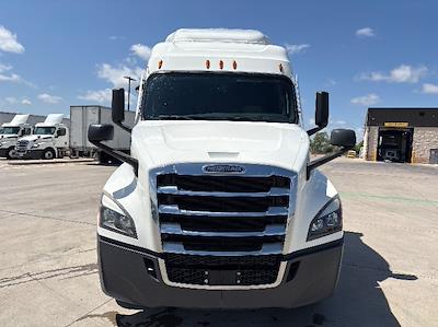 Used 2020 Freightliner Cascadia - photo 2