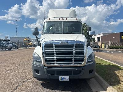 Used 2020 Freightliner Cascadia Detroit DD13 Semi Truck for sale #305291 - photo 2
