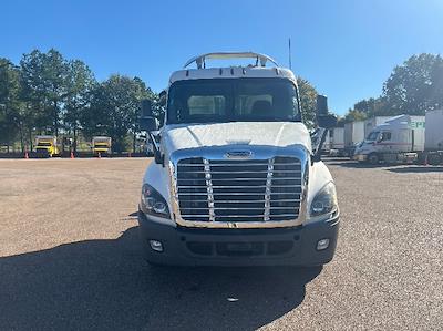Used 2020 Freightliner Cascadia Detroit DD13 Semi Truck for sale #305292 - photo 2