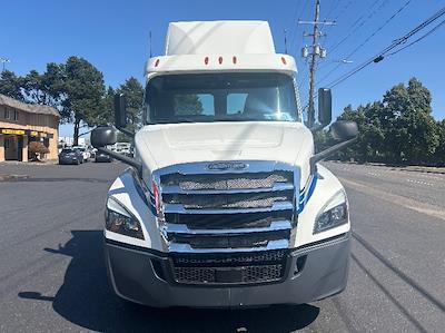 Used 2019 Freightliner Cascadia Detroit DD13 Semi Truck for sale #305737 - photo 2