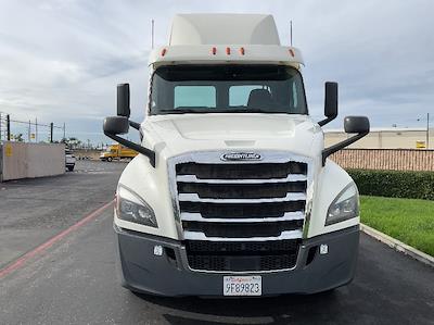 Used 2019 Freightliner Cascadia Detroit DD13 Semi Truck for sale #305771 - photo 2