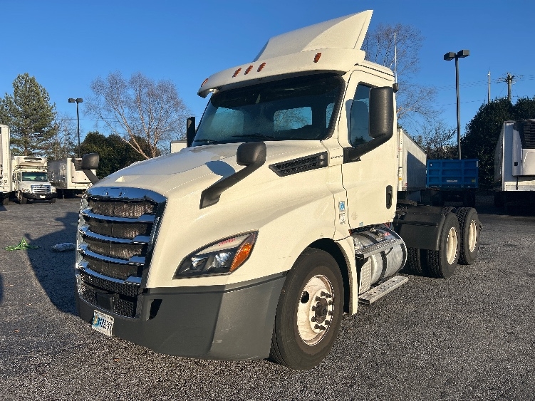 Used 2019 Freightliner Cascadia - photo 5