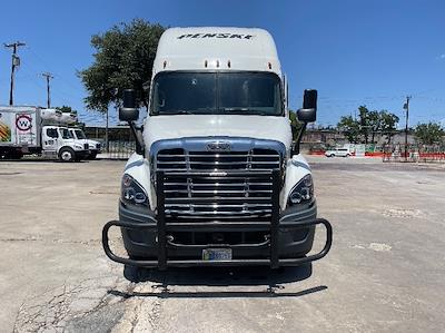 Used 2020 Freightliner Cascadia Detroit DD15AT Semi Truck with Sleeper Cab for sale #305843 - photo 2