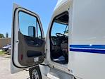 Used 2020 Freightliner Cascadia Detroit DD15AT Semi Truck with Sleeper Cab for sale #305843 - photo 9