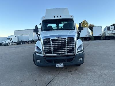 Used 2020 Freightliner Cascadia Detroit DD13 Semi Truck for sale #305865 - photo 2