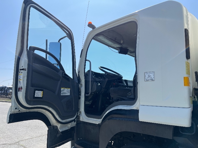 Used 2019 Isuzu FTR - photo 18