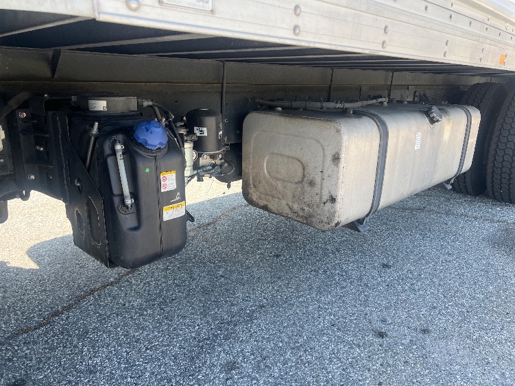 Used 2019 Isuzu FTR - photo 7