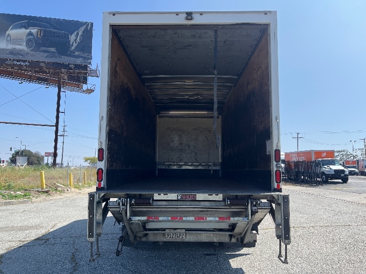 Used 2019 Isuzu FTR - photo 10