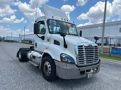 Used 2020 Freightliner Cascadia Detroit DD13 Semi Truck for sale #305978 - photo 1