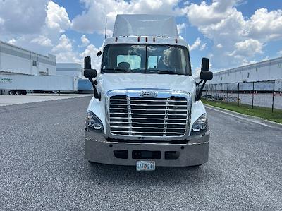 Used 2020 Freightliner Cascadia Detroit DD13 Semi Truck for sale #305978 - photo 2