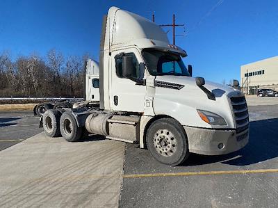 Used 2020 Freightliner Cascadia Detroit DD13 Semi Truck for sale #306429 - photo 1
