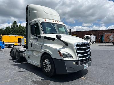 Used 2020 Freightliner Cascadia Detroit DD15AT Semi Truck for sale #306924 - photo 1