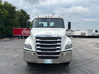 Used 2020 Freightliner Cascadia Detroit DD15AT Semi Truck for sale #307330 - photo 2