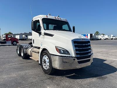 Used 2020 Freightliner Cascadia Detroit DD15AT Semi Truck for sale #307331 - photo 1