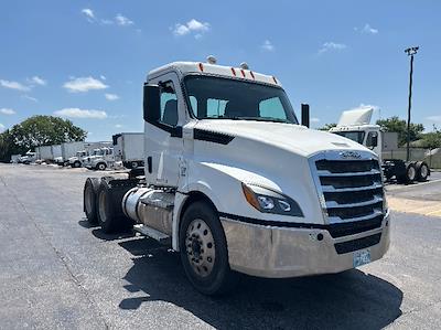 Used 2020 Freightliner Cascadia Detroit DD15AT Semi Truck for sale #307332 - photo 1