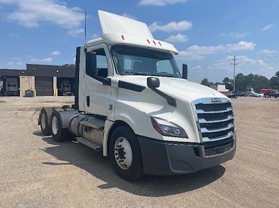 Used 2020 Freightliner Cascadia Detroit DD13 Semi Truck for sale #308024 - photo 1