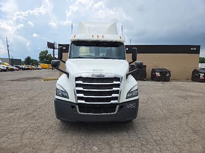 Used 2020 Freightliner Cascadia Detroit DD13 Semi Truck for sale #308032 - photo 2