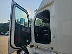 Used 2020 Freightliner Cascadia Detroit DD15AT Semi Truck with Sleeper Cab for sale #308182 - photo 9