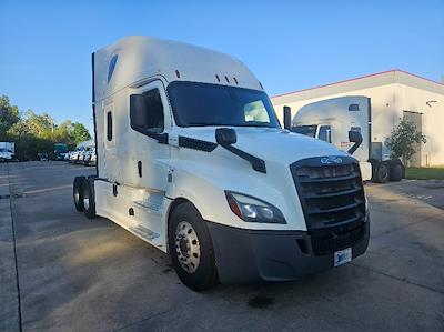 Used 2020 Freightliner Cascadia Detroit DD15AT Semi Truck with Sleeper Cab for sale #308186 - photo 1