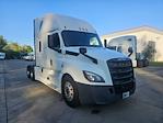 Used 2020 Freightliner Cascadia Detroit DD15AT Semi Truck with Sleeper Cab for sale #308186 - photo 1
