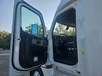 Used 2020 Freightliner Cascadia Detroit DD15AT Semi Truck with Sleeper Cab for sale #308186 - photo 9