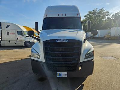 Used 2020 Freightliner Cascadia Detroit DD15AT Semi Truck with Sleeper Cab for sale #308188 - photo 2