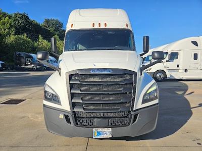 Used 2020 Freightliner Cascadia Detroit DD15AT Semi Truck with Sleeper Cab for sale #308189 - photo 2