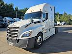Used 2020 Freightliner Cascadia Detroit DD15AT Semi Truck with Sleeper Cab for sale #308189 - photo 3