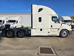 Used 2020 Freightliner Cascadia Detroit DD15AT Semi Truck with Sleeper Cab for sale #308189 - photo 8