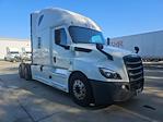 Used 2020 Freightliner Cascadia Detroit DD15AT Semi Truck with Sleeper Cab for sale #308192 - photo 1