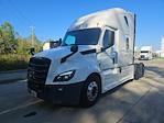Used 2020 Freightliner Cascadia Detroit DD15AT Semi Truck with Sleeper Cab for sale #308192 - photo 3