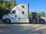 Used 2020 Freightliner Cascadia Detroit DD15AT Semi Truck with Sleeper Cab for sale #308192 - photo 4