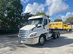 Used 2020 Freightliner Cascadia Detroit DD13 Semi Truck for sale #308616 - photo 3